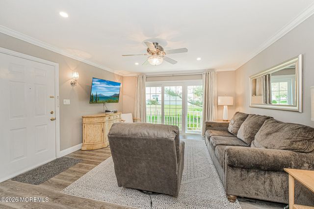75 Players Circle, Tinton Falls, NJ 07724