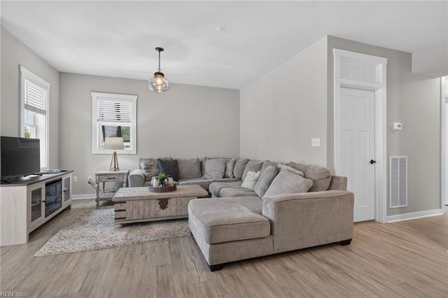 7922 Shore Dr Apt 300, Norfolk, VA 23518