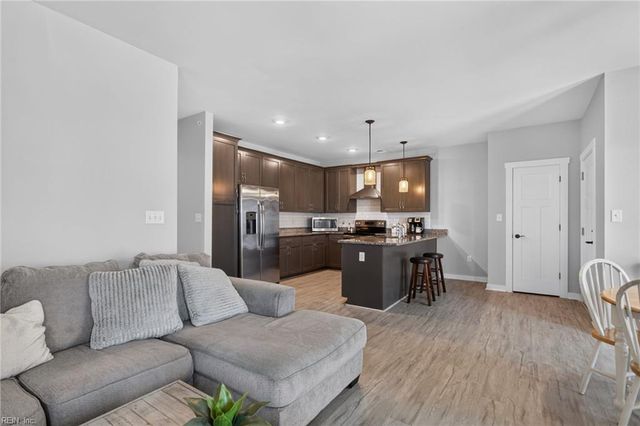 7922 Shore Dr Apt 300, Norfolk, VA 23518