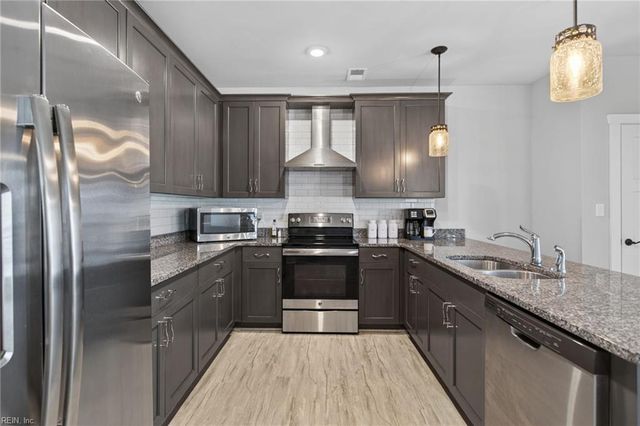 7922 Shore Dr Apt 300, Norfolk, VA 23518