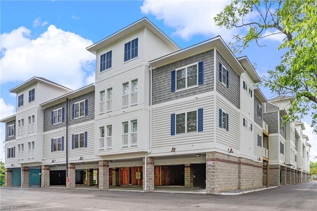 7922 Shore Dr Apt 300, Norfolk, VA 23518