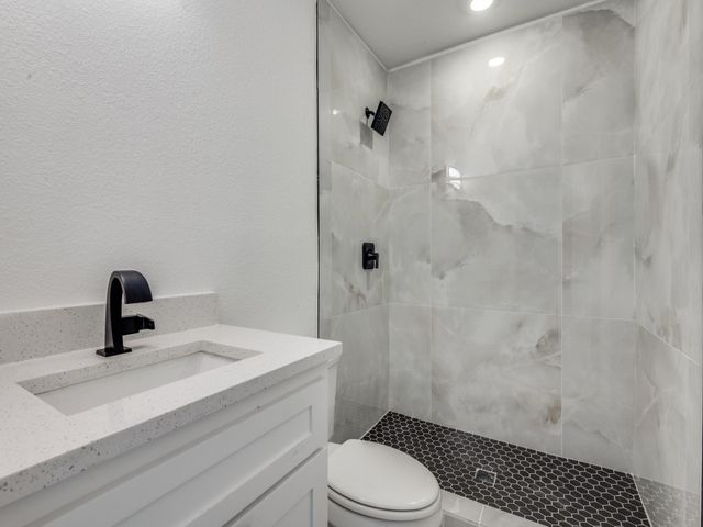 2323 Volga Avenue, Dallas, TX 75216