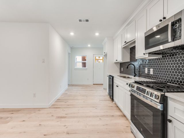 2323 Volga Avenue, Dallas, TX 75216