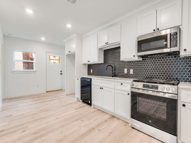 2323 Volga Avenue, Dallas, TX 75216