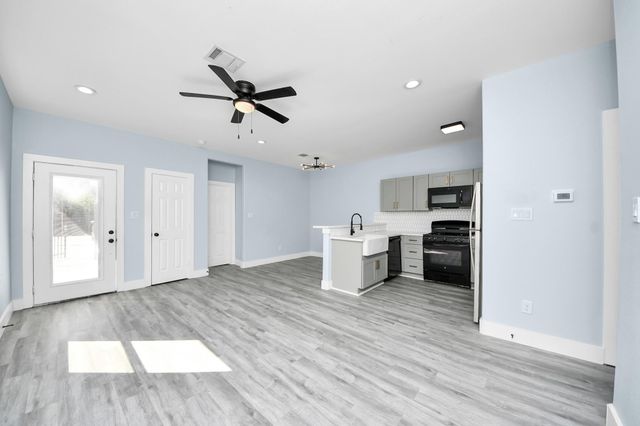 7502 Sandle Street B, Houston, TX 77088