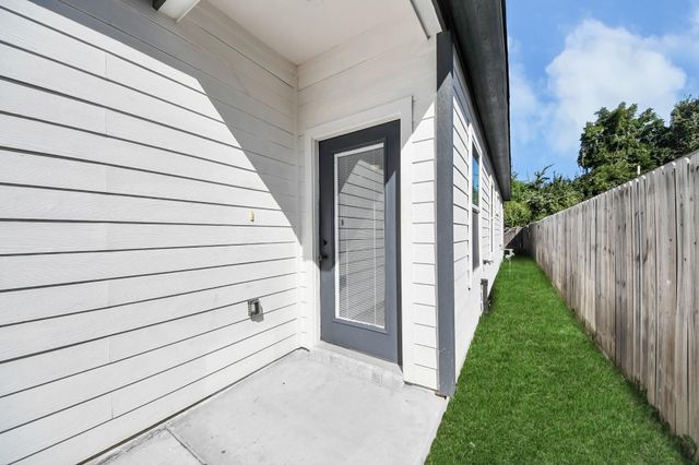 7502 Sandle Street B, Houston, TX 77088