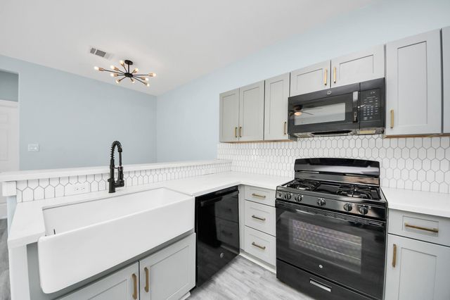 7502 Sandle Street B, Houston, TX 77088