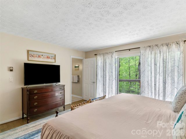 597 Sweetwater Ridge Road, Burnsville, NC 28714