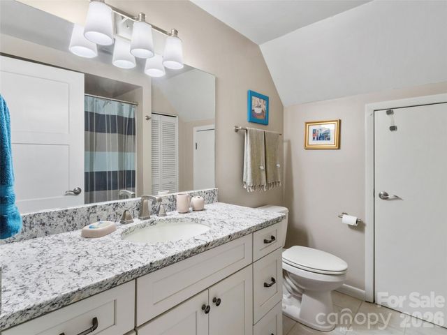 597 Sweetwater Ridge Road, Burnsville, NC 28714