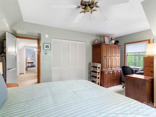 597 Sweetwater Ridge Road, Burnsville, NC 28714