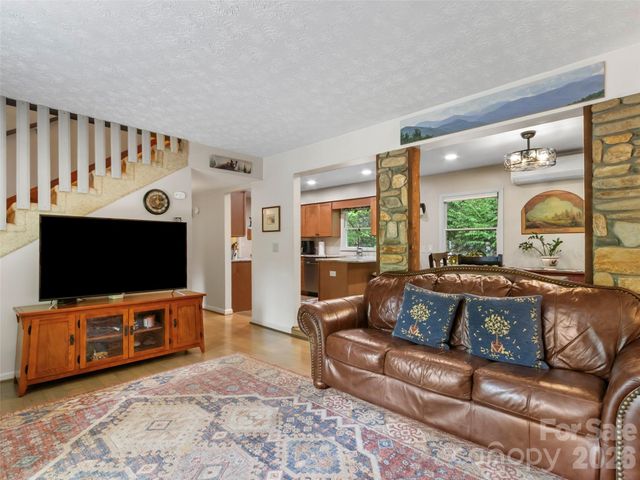 597 Sweetwater Ridge Road, Burnsville, NC 28714