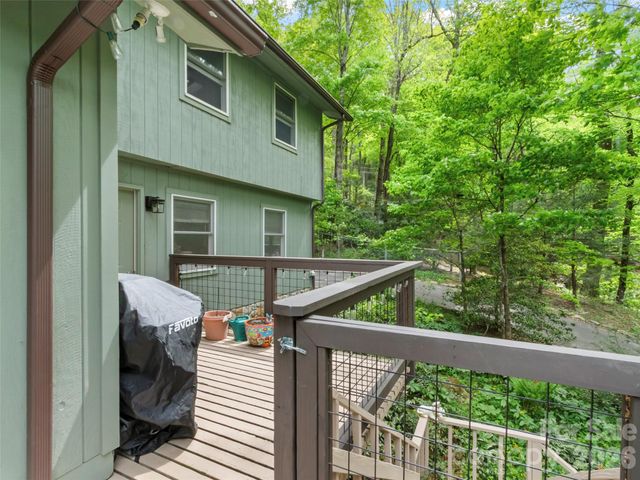 597 Sweetwater Ridge Road, Burnsville, NC 28714