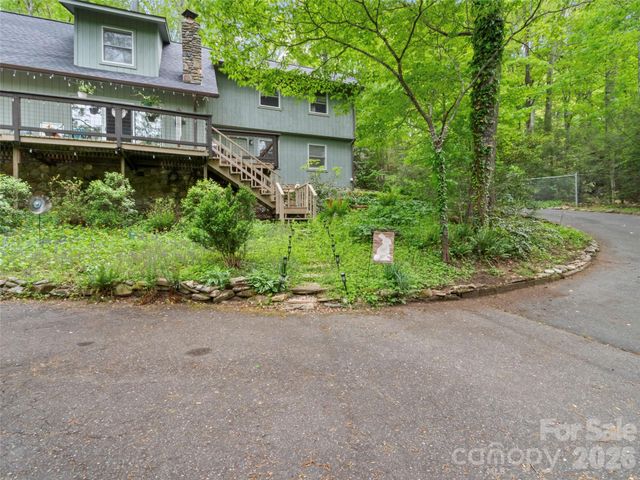 597 Sweetwater Ridge Road, Burnsville, NC 28714