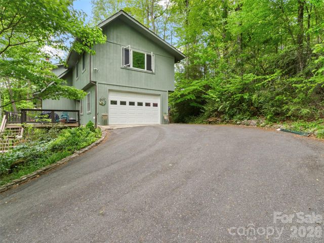 597 Sweetwater Ridge Road, Burnsville, NC 28714