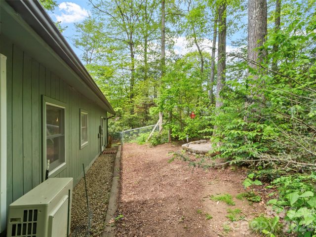 597 Sweetwater Ridge Road, Burnsville, NC 28714
