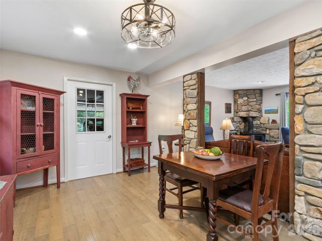 597 Sweetwater Ridge Road, Burnsville, NC 28714