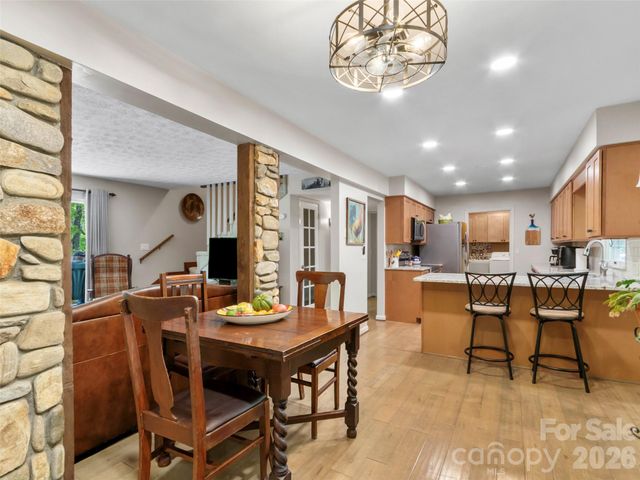 597 Sweetwater Ridge Road, Burnsville, NC 28714