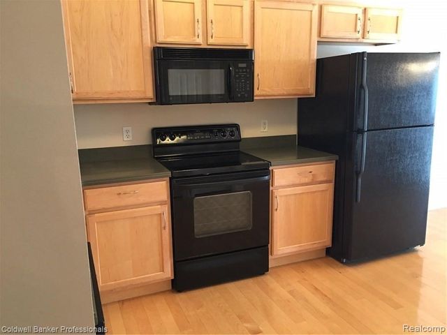 1395 Ashford Court 61, Troy, MI 48084