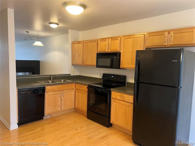 1395 Ashford Court 61, Troy, MI 48084