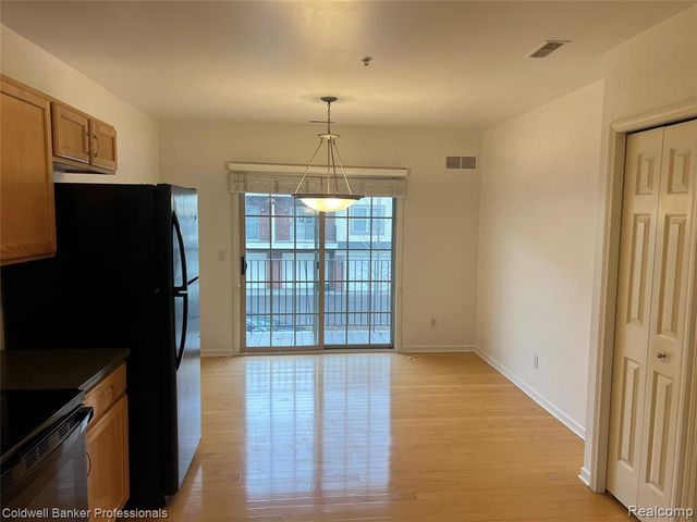 1395 Ashford Court 61, Troy, MI 48084