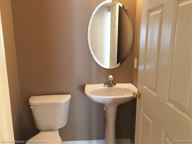 1395 Ashford Court 61, Troy, MI 48084