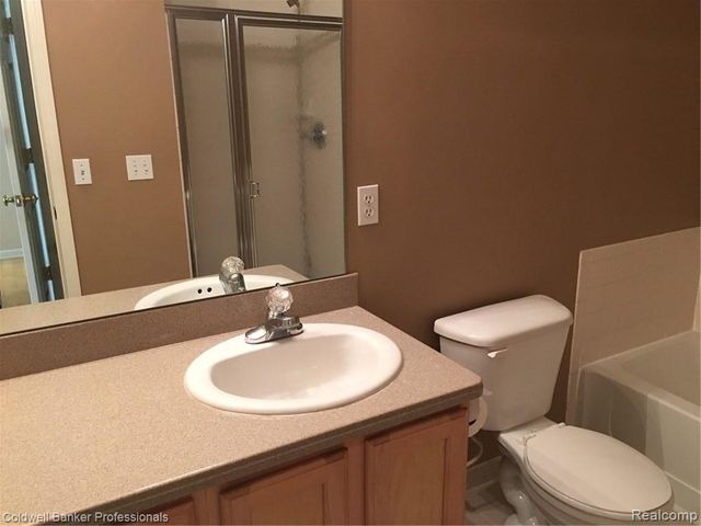 1395 Ashford Court 61, Troy, MI 48084