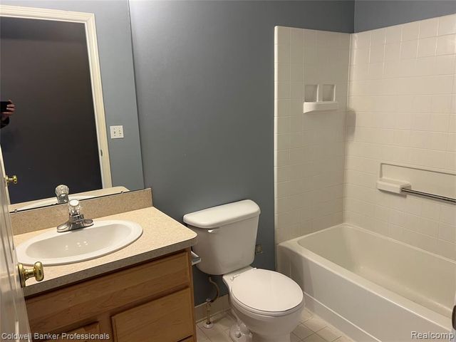 1395 Ashford Court 61, Troy, MI 48084