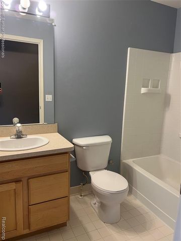 1395 Ashford Court 61, Troy, MI 48084