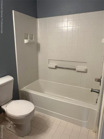 1395 Ashford Court 61, Troy, MI 48084