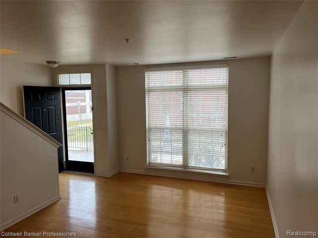 1395 Ashford Court 61, Troy, MI 48084