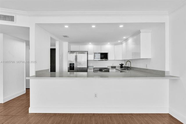 2801 NE 183rd Street 1703W, Aventura, FL 33160