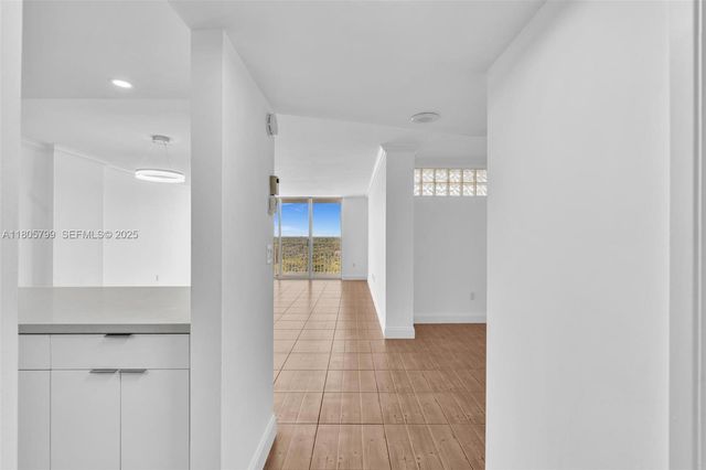 2801 NE 183rd Street 1703W, Aventura, FL 33160