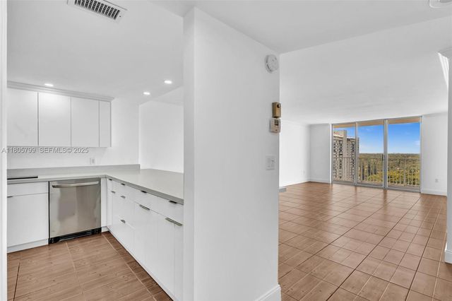 2801 NE 183rd Street 1703W, Aventura, FL 33160