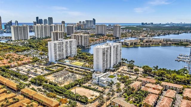 2801 NE 183rd Street 1703W, Aventura, FL 33160