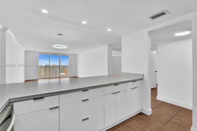 2801 NE 183rd Street 1703W, Aventura, FL 33160