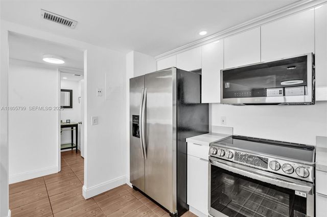 2801 NE 183rd Street 1703W, Aventura, FL 33160