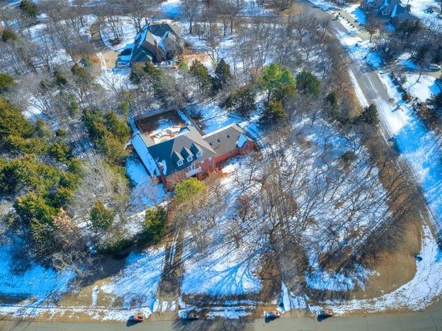 16 Greenmore Drive, Edmond, OK 73034