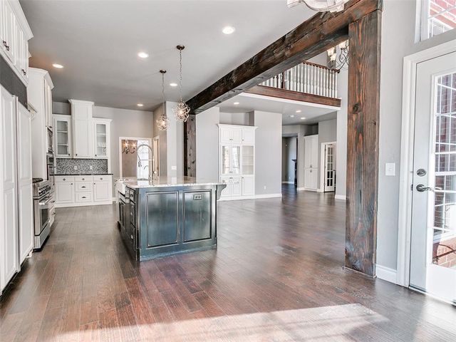 16 Greenmore Drive, Edmond, OK 73034