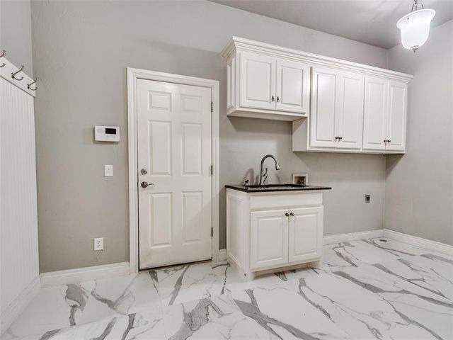 16 Greenmore Drive, Edmond, OK 73034