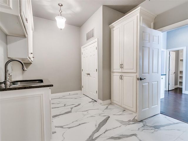 16 Greenmore Drive, Edmond, OK 73034