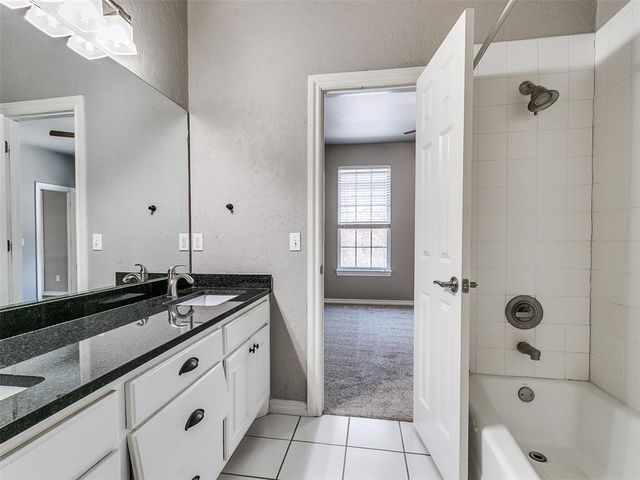 16 Greenmore Drive, Edmond, OK 73034