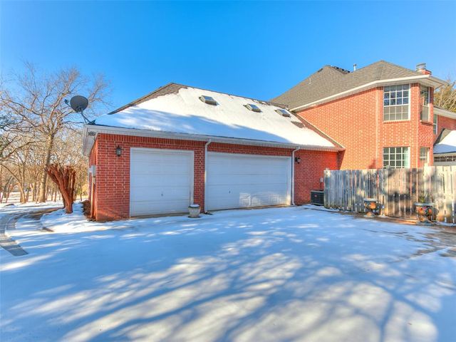 16 Greenmore Drive, Edmond, OK 73034