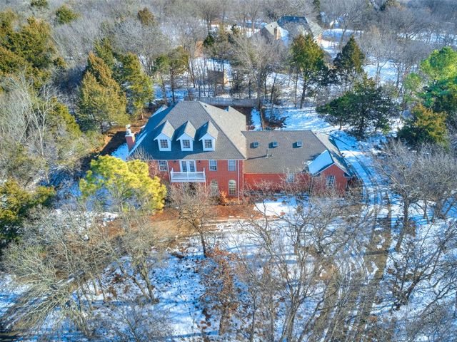 16 Greenmore Drive, Edmond, OK 73034