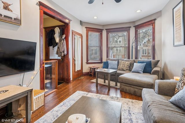 3506 N Damen Avenue, Chicago, IL 60618