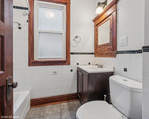 3506 N Damen Avenue, Chicago, IL 60618