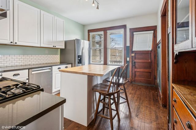 3506 N Damen Avenue, Chicago, IL 60618