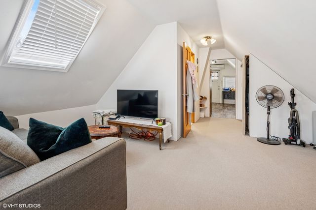 3506 N Damen Avenue, Chicago, IL 60618