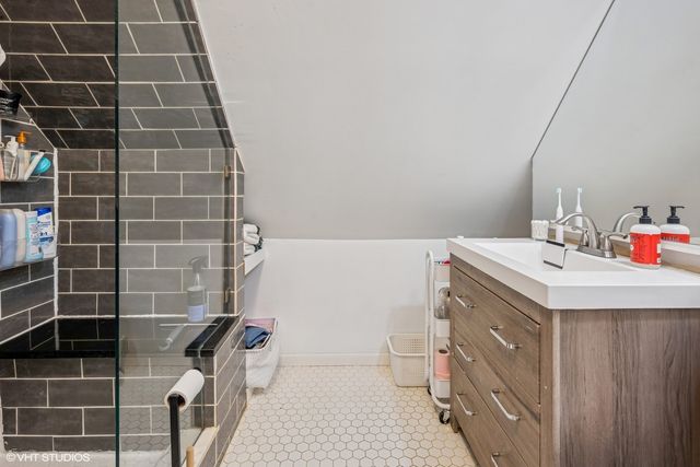 3506 N Damen Avenue, Chicago, IL 60618