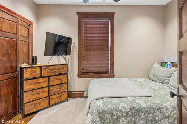 3506 N Damen Avenue, Chicago, IL 60618