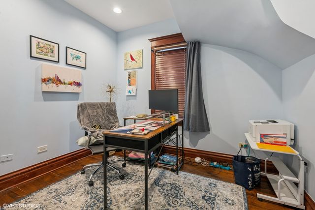 3506 N Damen Avenue, Chicago, IL 60618